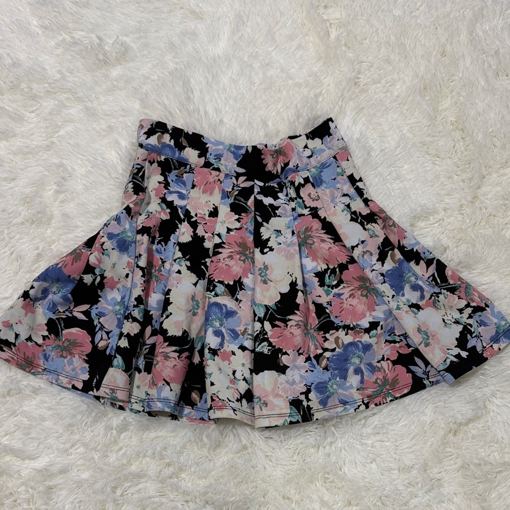 Floral Pleated Mini Skirt - Pink, Blue & Black Size XS Francesca’s